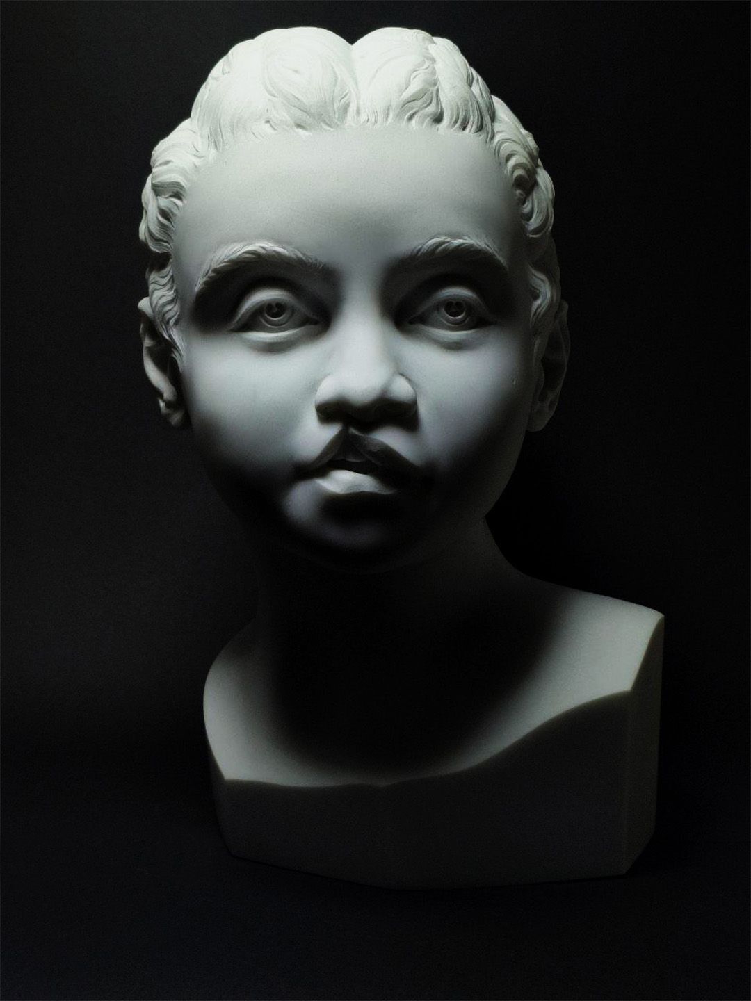 Ritratto di bambina con labbro leporino, marmo di Carrara